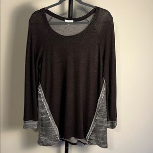 EUC Ava James Tunic Sweater Fuzzy Textured Top Raw Fringe Seams Black Medium